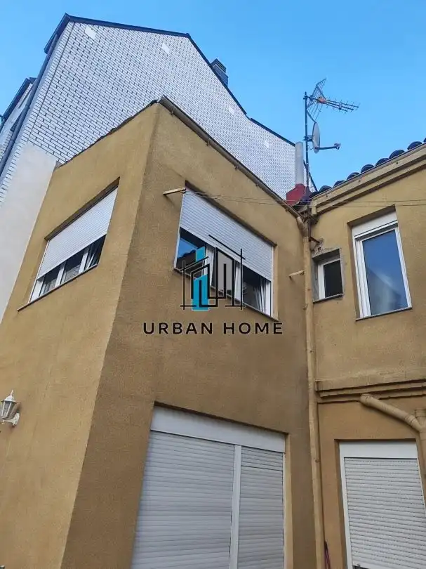 Außenansicht von Gebäude zum Verkauf in León Capital 