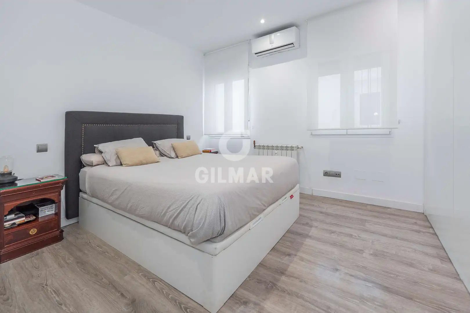 Habitación de Ático en venta en Madrid con Calefacción y Balcón
