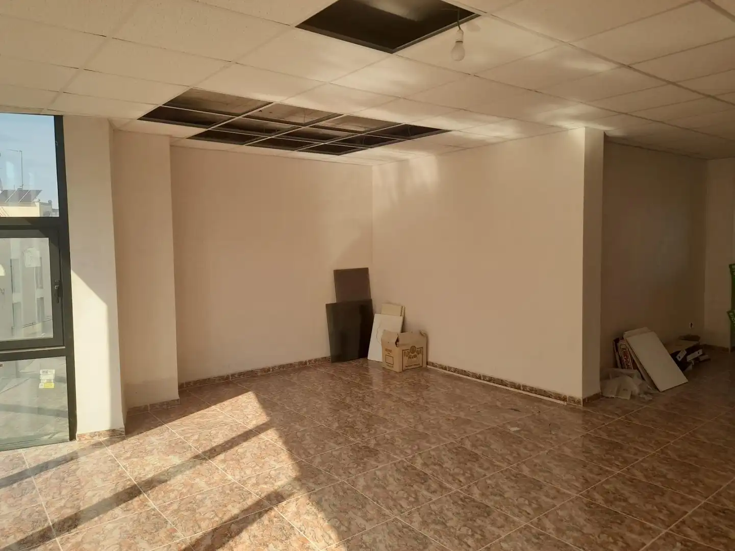 Büro zum Verkauf in Móra d'Ebre mit Terrasse