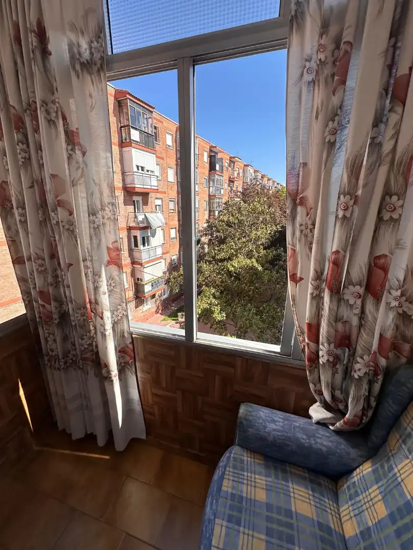 Schlafzimmer von Wohnung zum Verkauf in Valladolid mit Heizung, Möbliert und Balkon