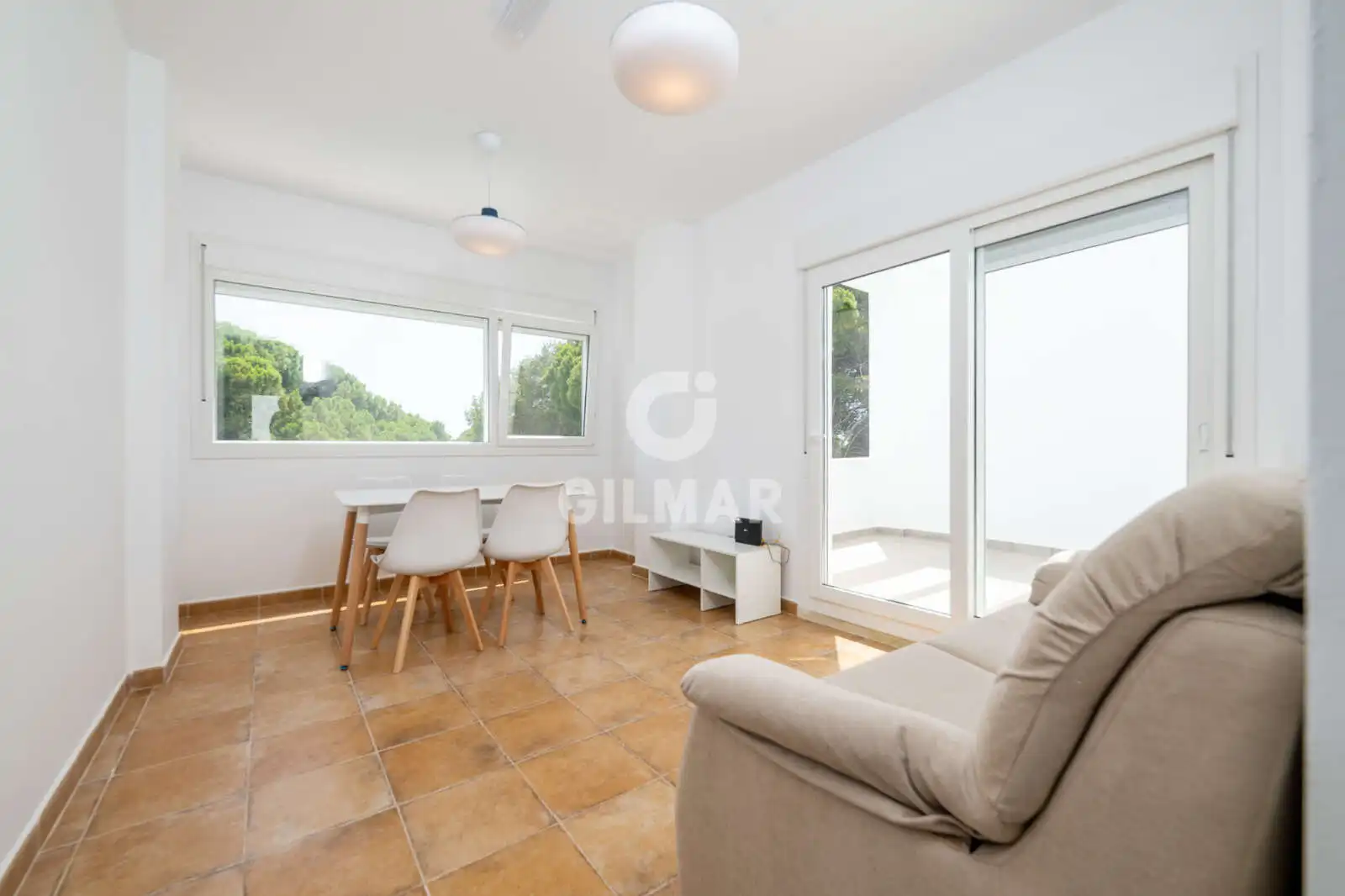 Vista exterior de Dúplex en venta en Barbate con Jardín privado, Piscina y Balcón