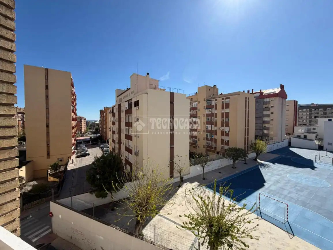 Vista exterior de Piso en venta en Jaén con Balcón