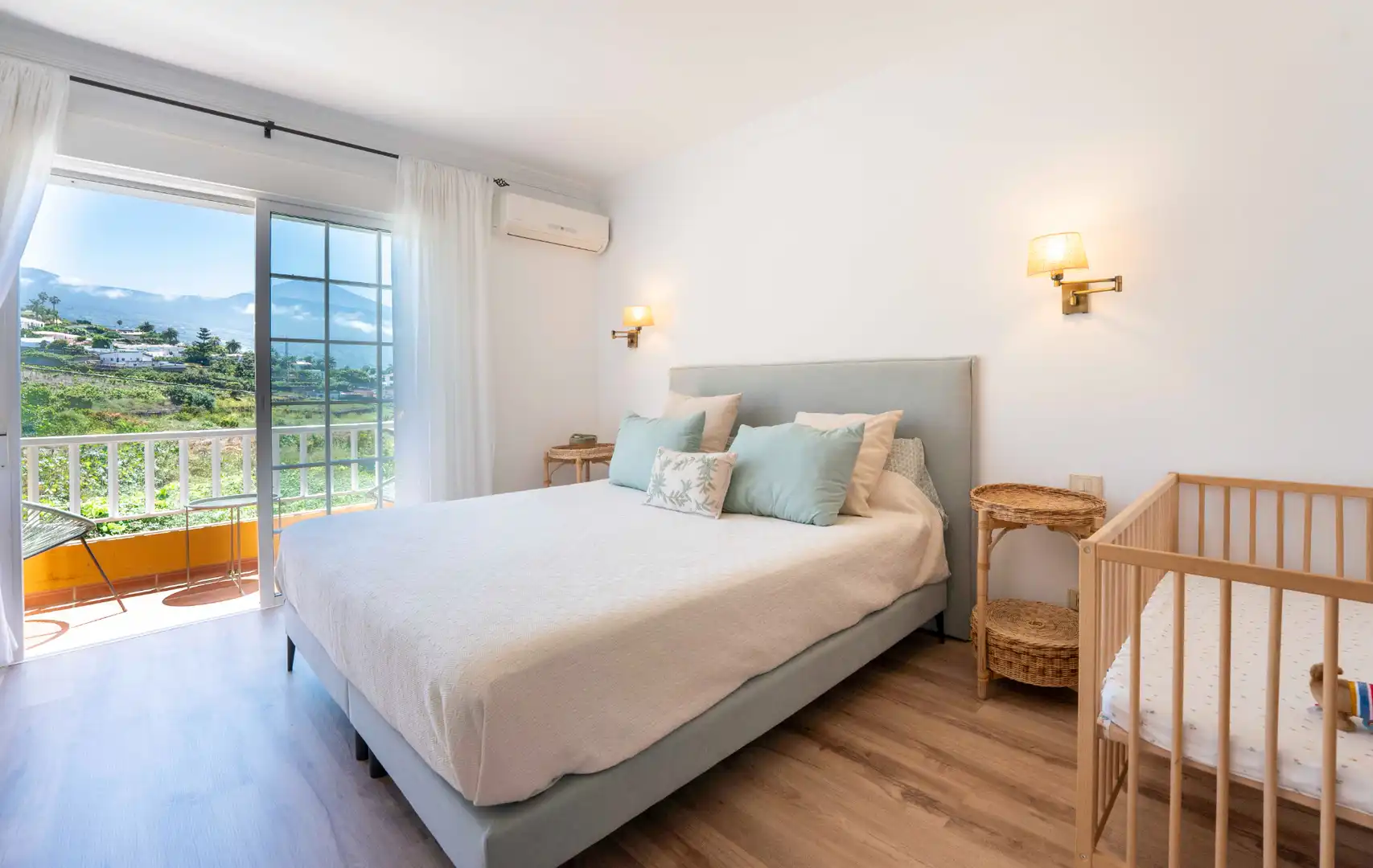 Dormitori de Casa adosada en venda en Santa Úrsula amb Aire condicionat, Jardí privat i Terrassa