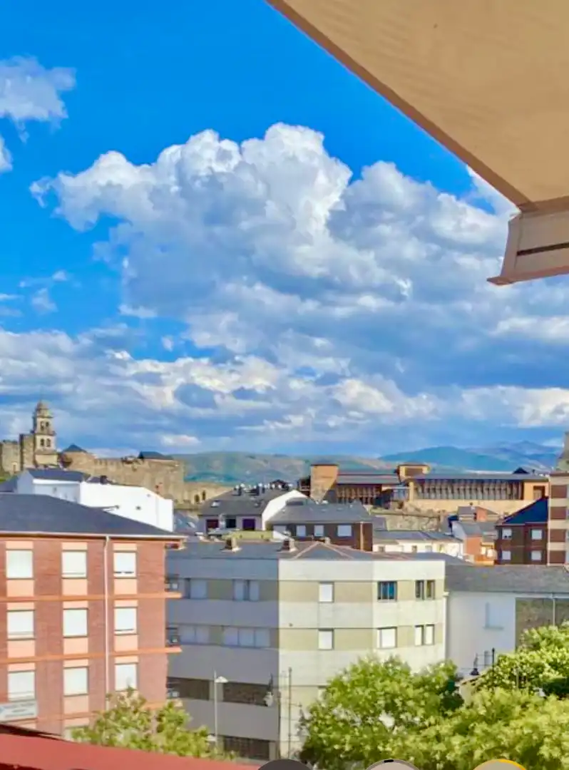 Flat for sale in Calle Luciana Fernández, 14, Centro