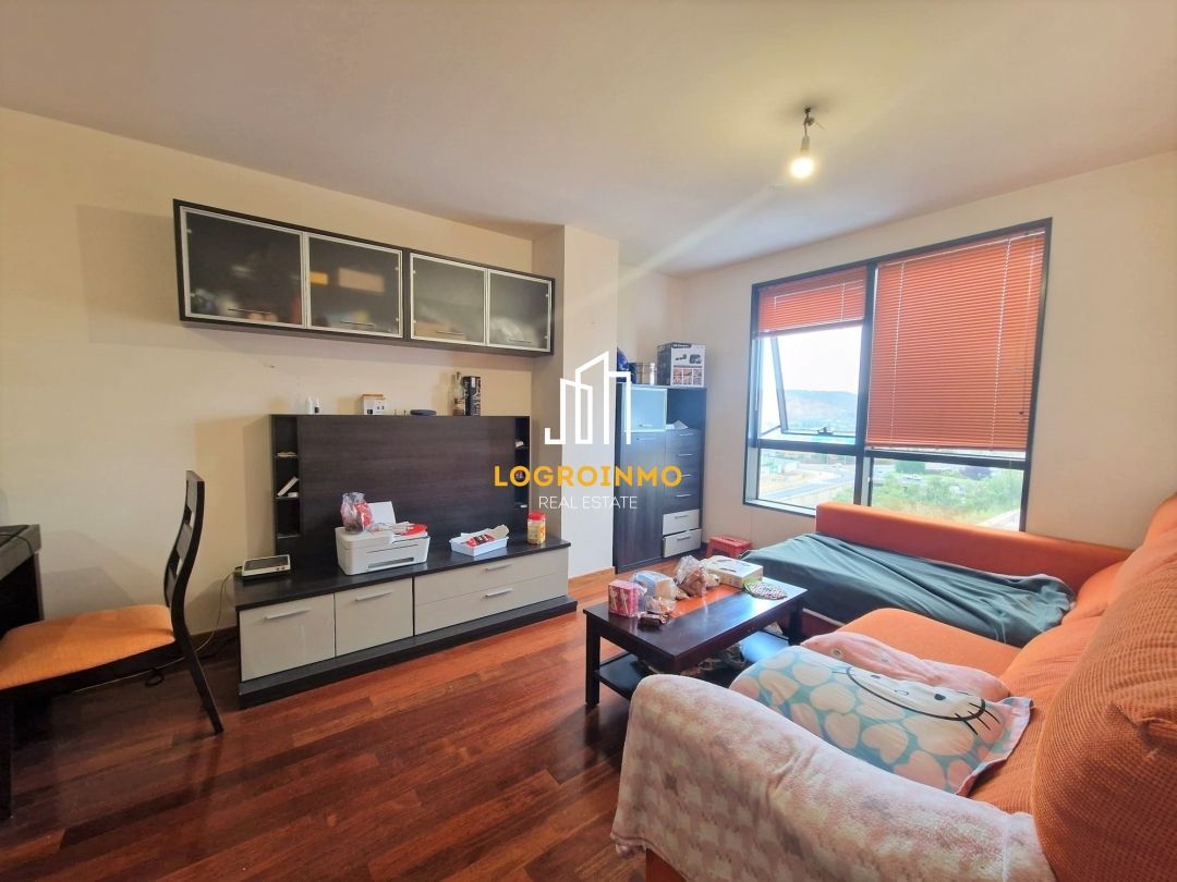 Living room of Apartment for sale in  Logroño  with Air Conditioner, Heating and Private garden