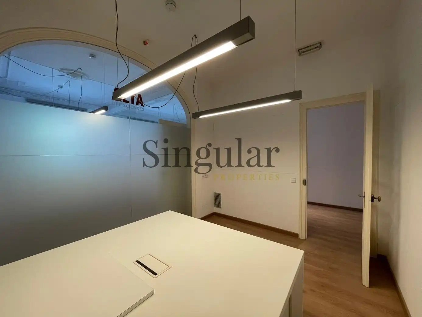 Office space with lift to rent in Passeig GRACIA, imagen 13
