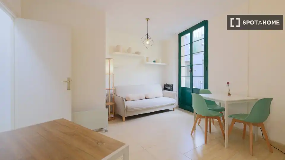 Piso con terraza en alquiler en Ciutat Vella, imagen 2