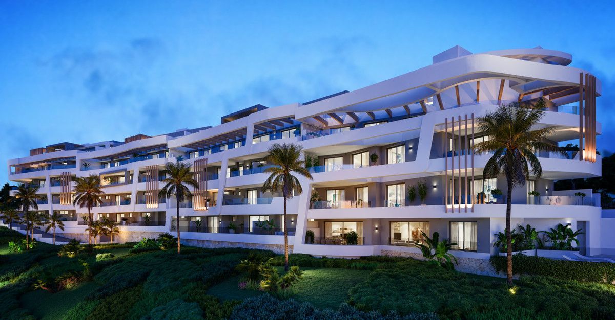 Vista exterior de Dúplex en venda en Marbella amb Aire condicionat, Jardí privat i Terrassa