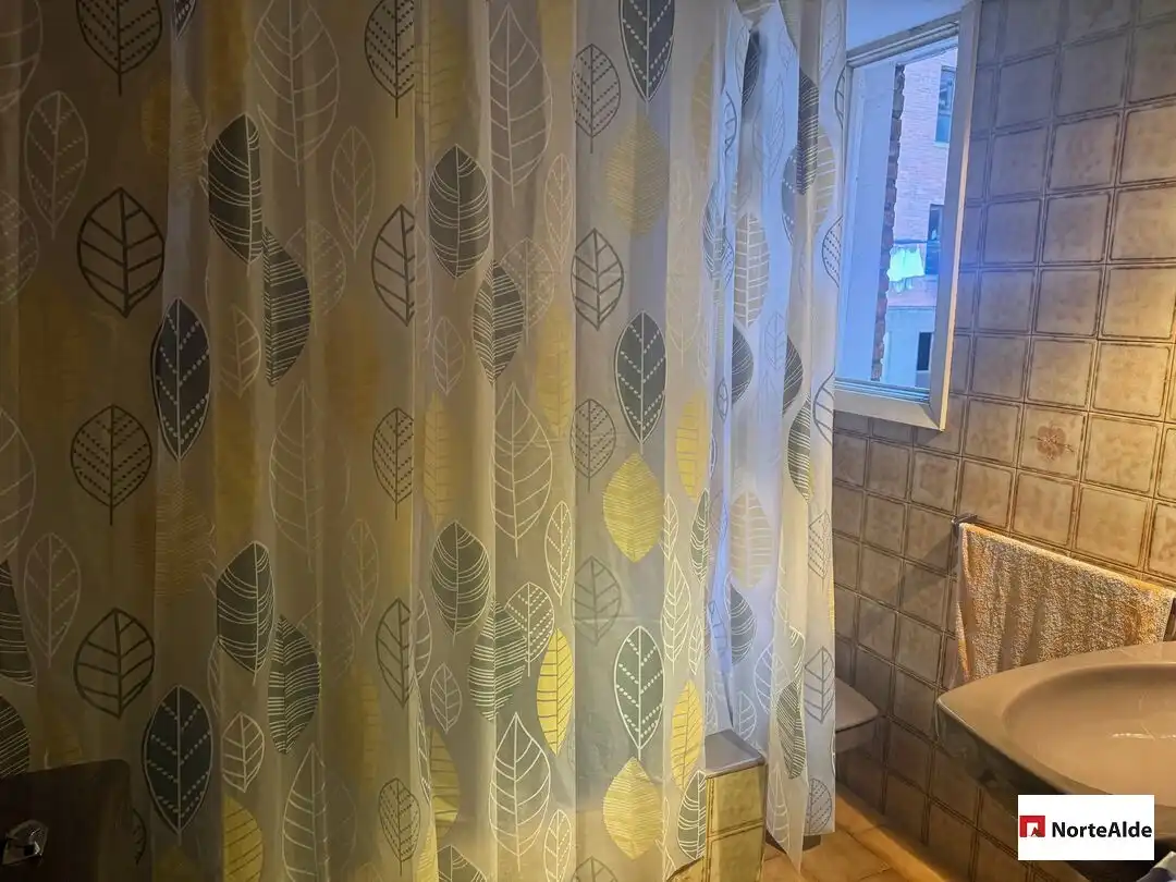 Baño de Piso en venta en Bilbao  con Calefacción y Balcón