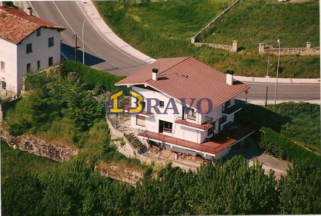 Casa-chalet en Venta en Trespaderne