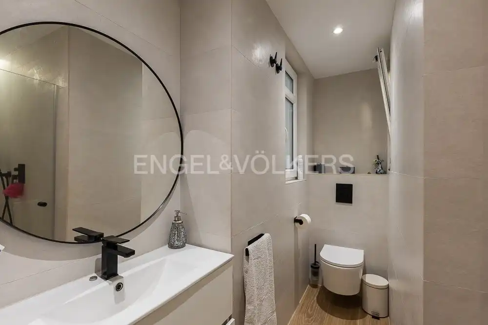 Bathroom of Flat for rent in Valencia  with Air Conditioner, Heating and Parquet flooring