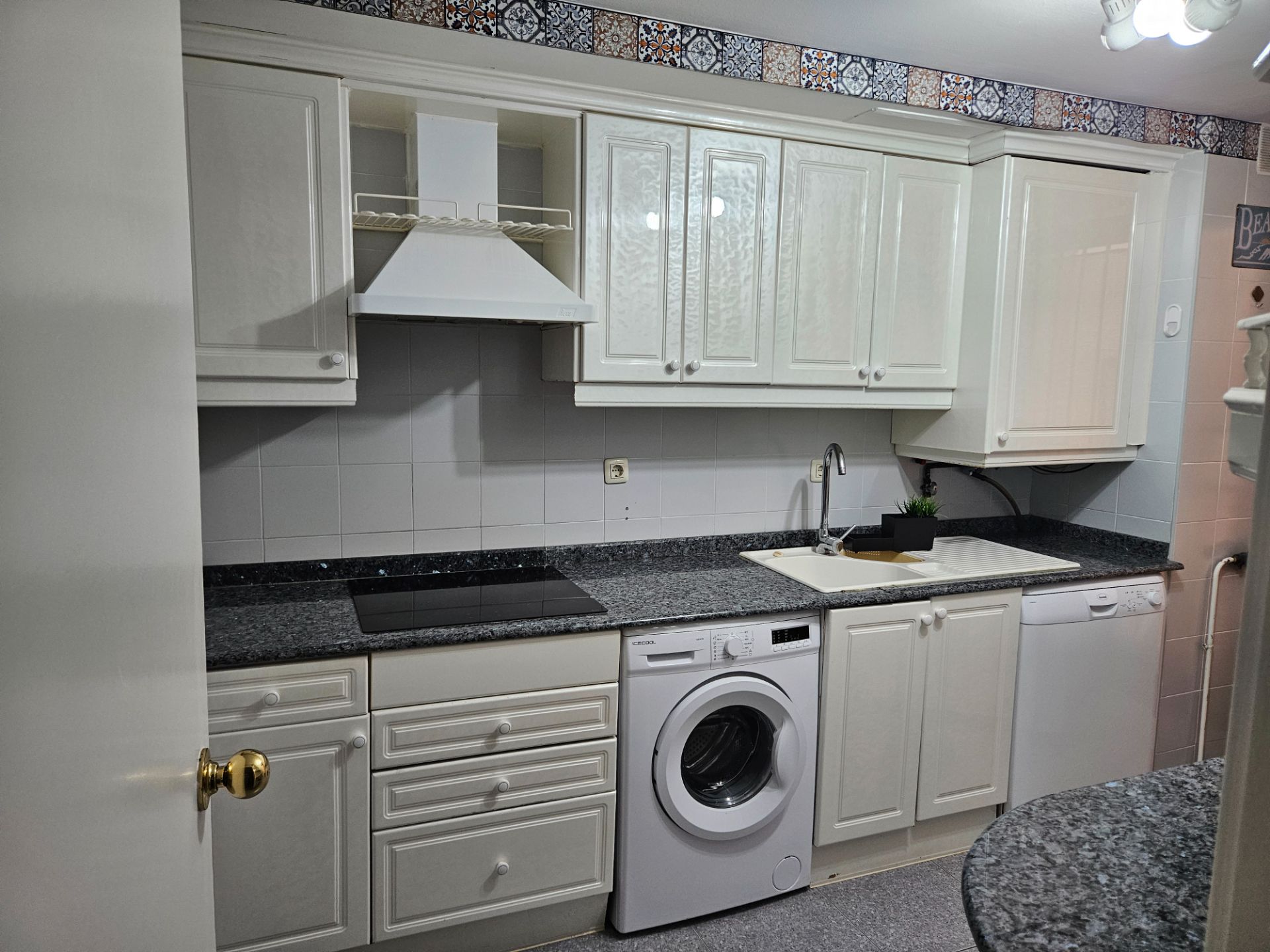 Kitchen of Flat for sale in San Lorenzo de El Escorial  with Heating, Terrace and Furnished