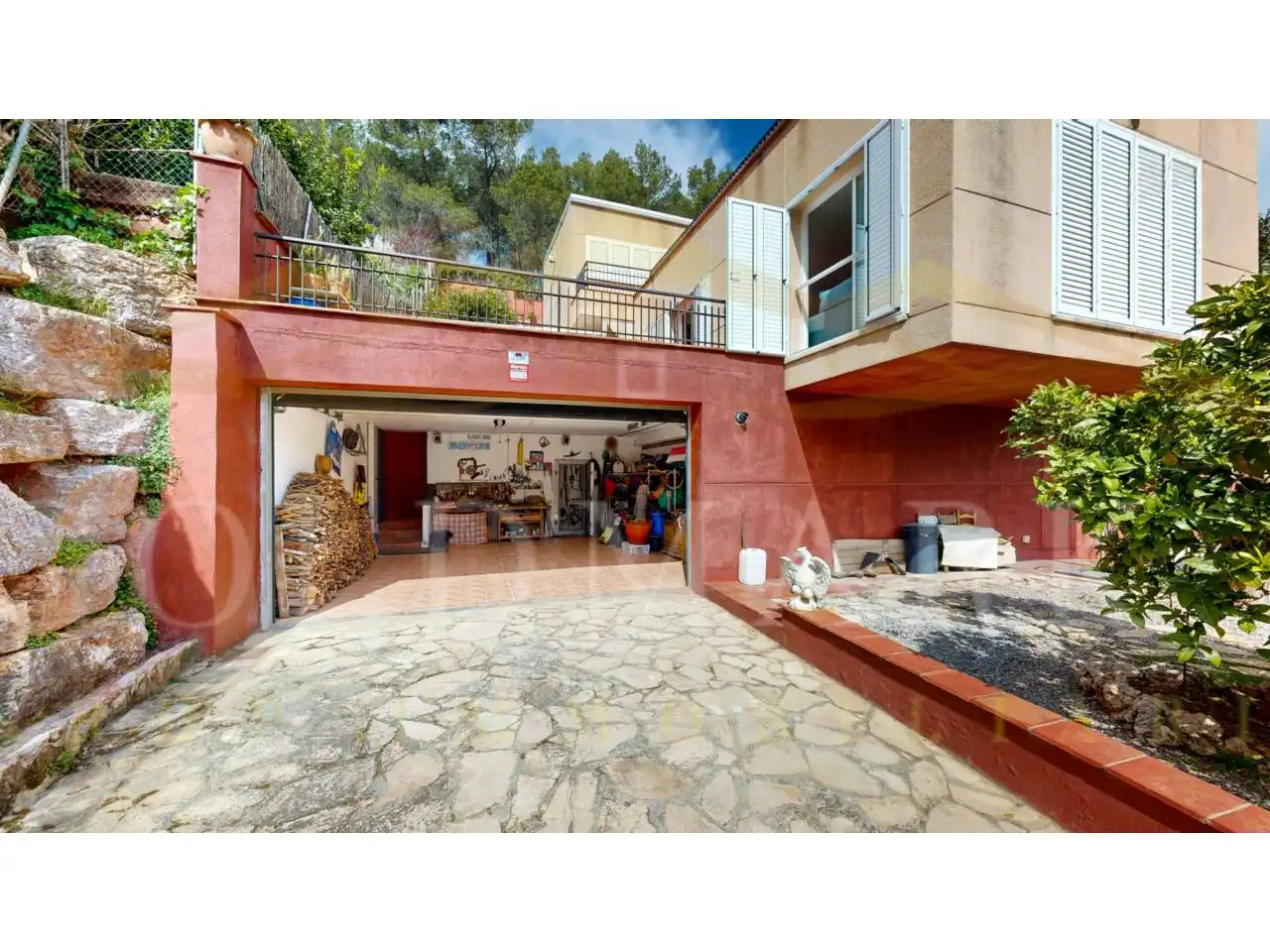 Vista exterior de Casa o xalet en venda en Corbera de Llobregat amb Aire condicionat, Calefacció i Jardí privat