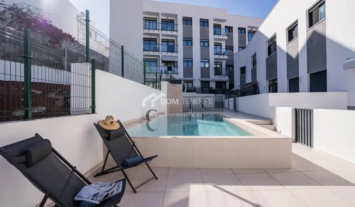 Piscina de Piso en venta en Adeje con Terraza, Trastero y Piscina