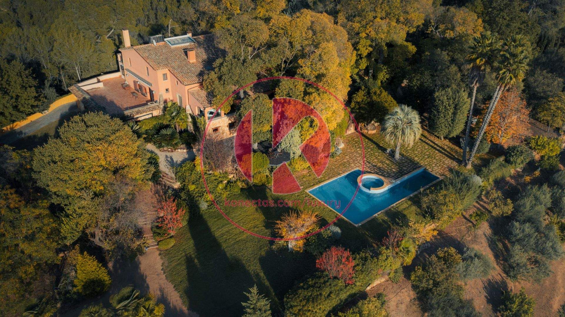 Jardí de Casa o xalet en venda en  Madrid Capital amb Aire condicionat, Jardí privat i Parquet