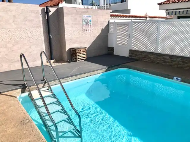 Piscina de Casa o xalet en venda en San Bartolomé de Tirajana amb Aire condicionat, Terrassa i Piscina