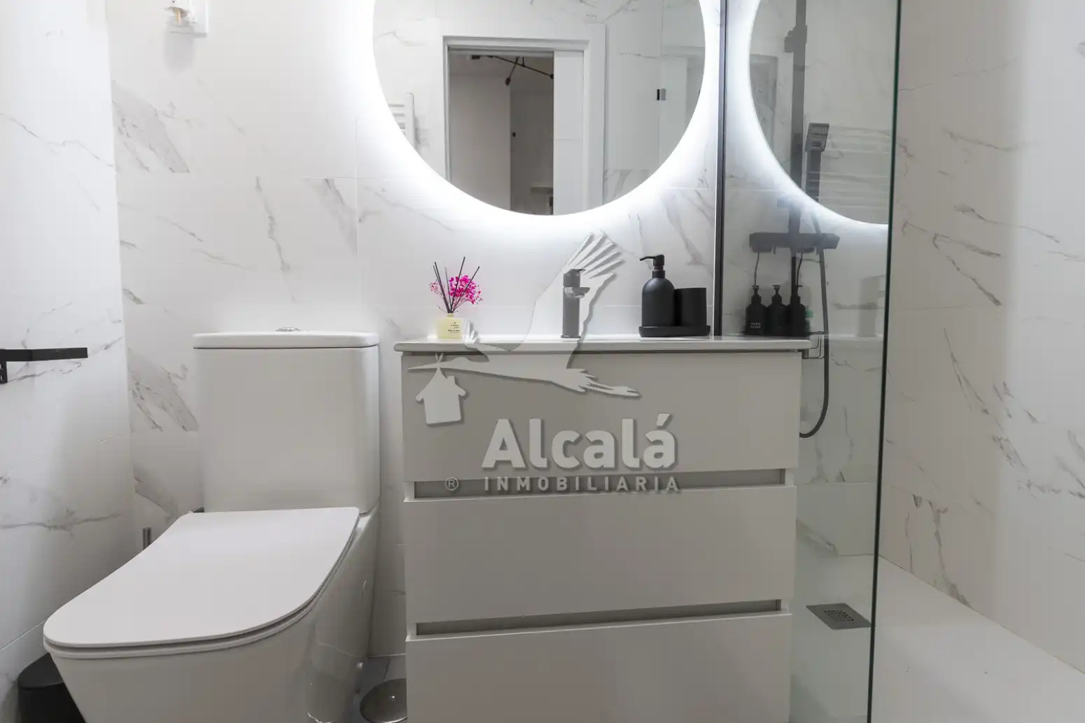 Bathroom of Flat for sale in Alcalá de Henares  with Heating