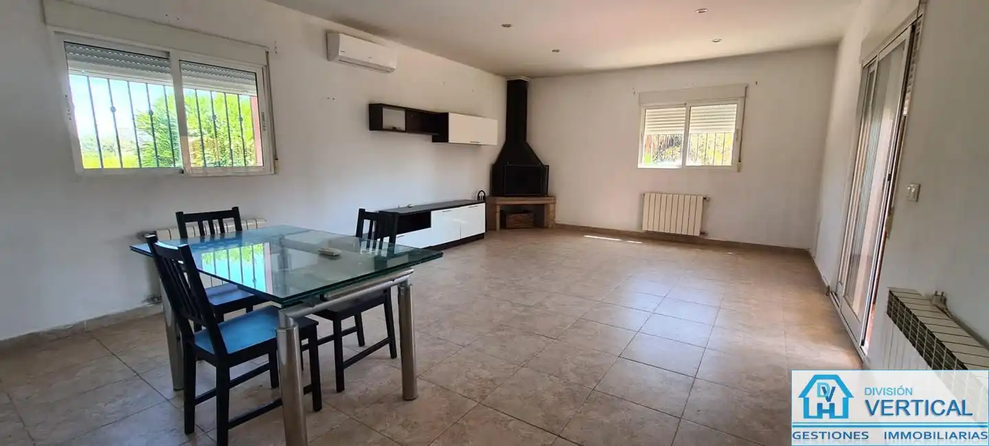 Living room of Houses for rent in Riba-roja de Túria  with Air Conditioner, Private garden and Swimming Pool