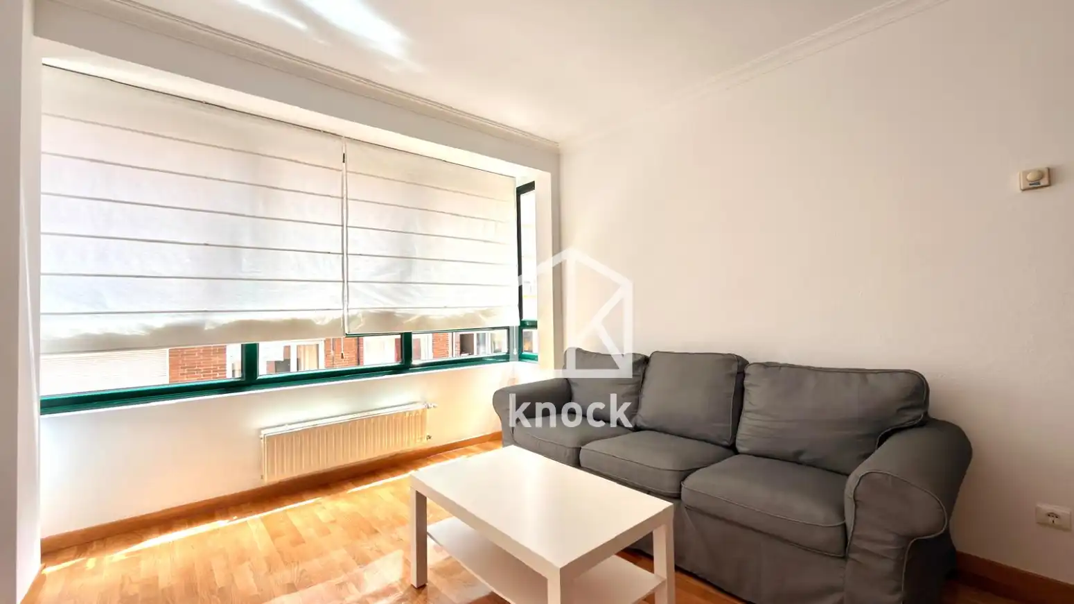 Vista exterior de Piso en venta en Oviedo  con Calefacción