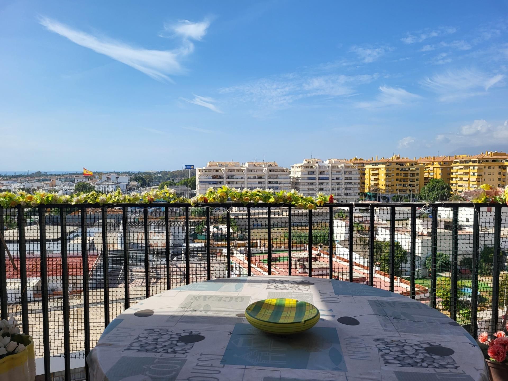 Vista exterior de Pis de lloguer en Marbella amb Calefacció i Terrassa