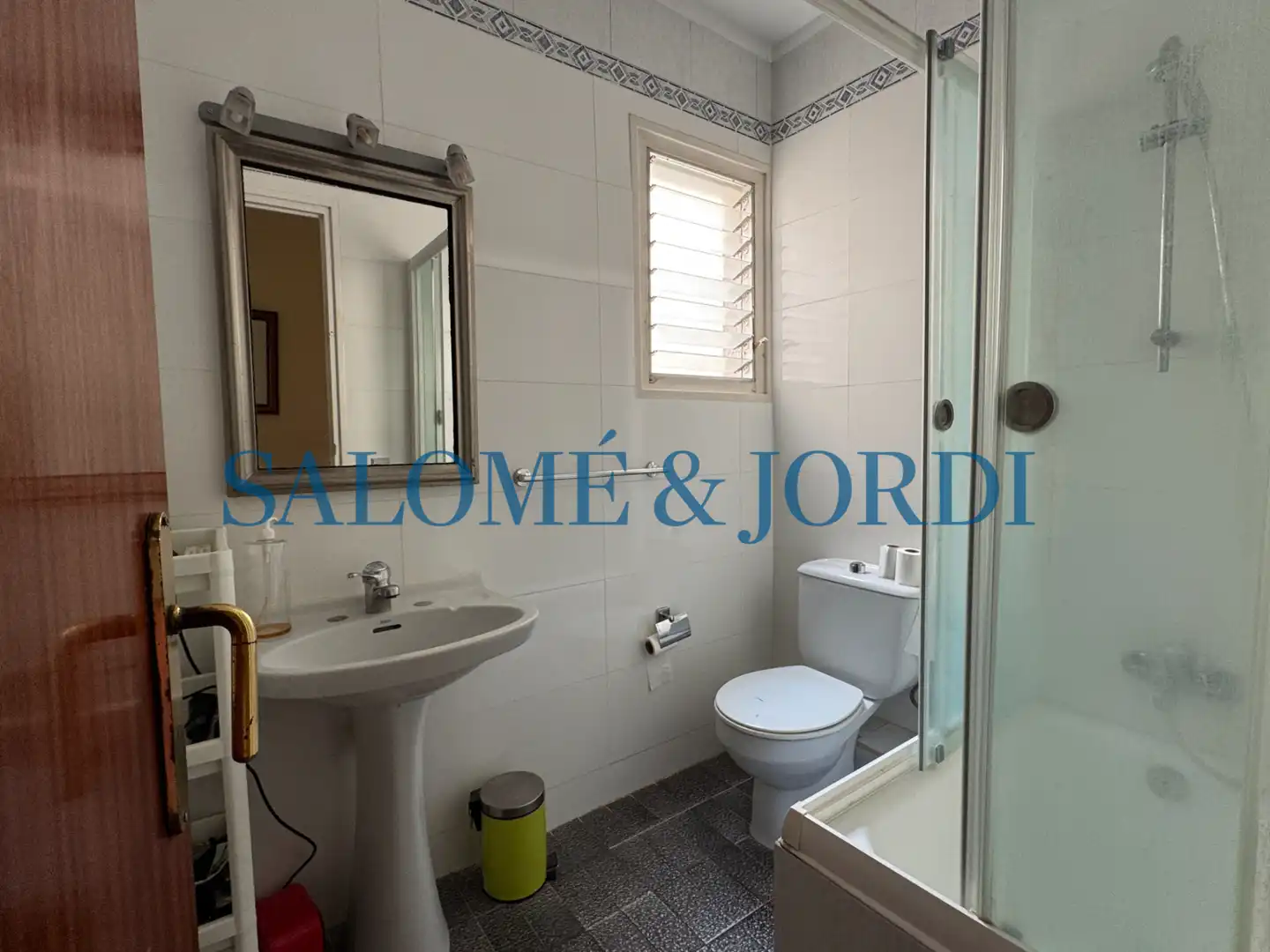 Baño de Piso en venta en Vilassar de Mar con Aire acondicionado, Terraza y Amueblado