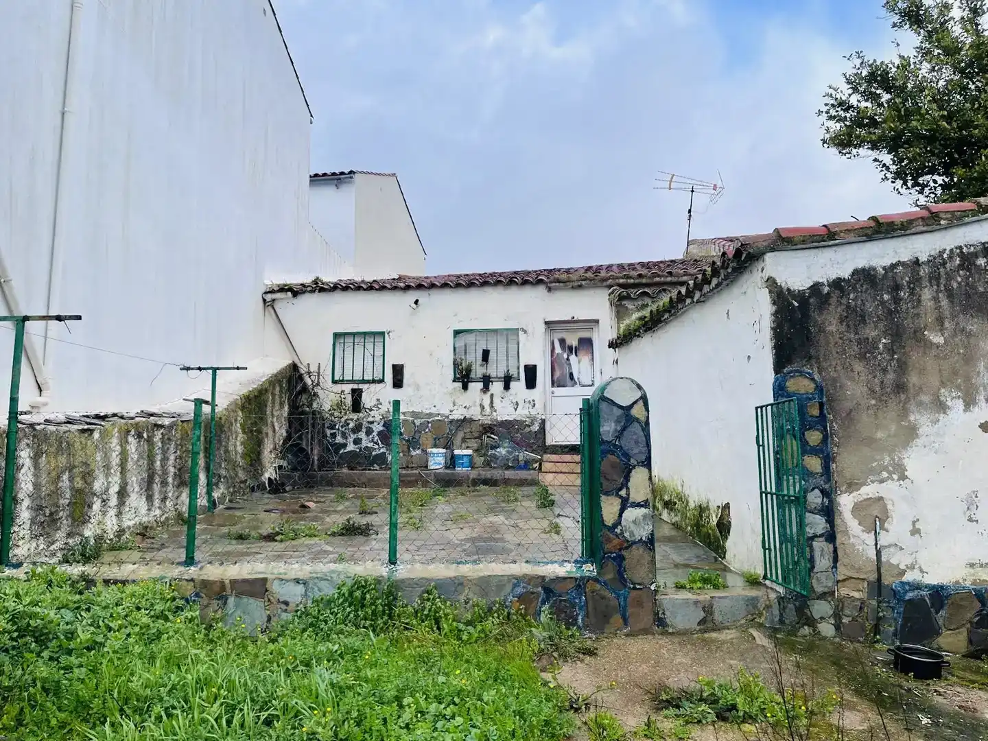 Vista exterior de Casa adosada en venda en Hinojales, Huelva