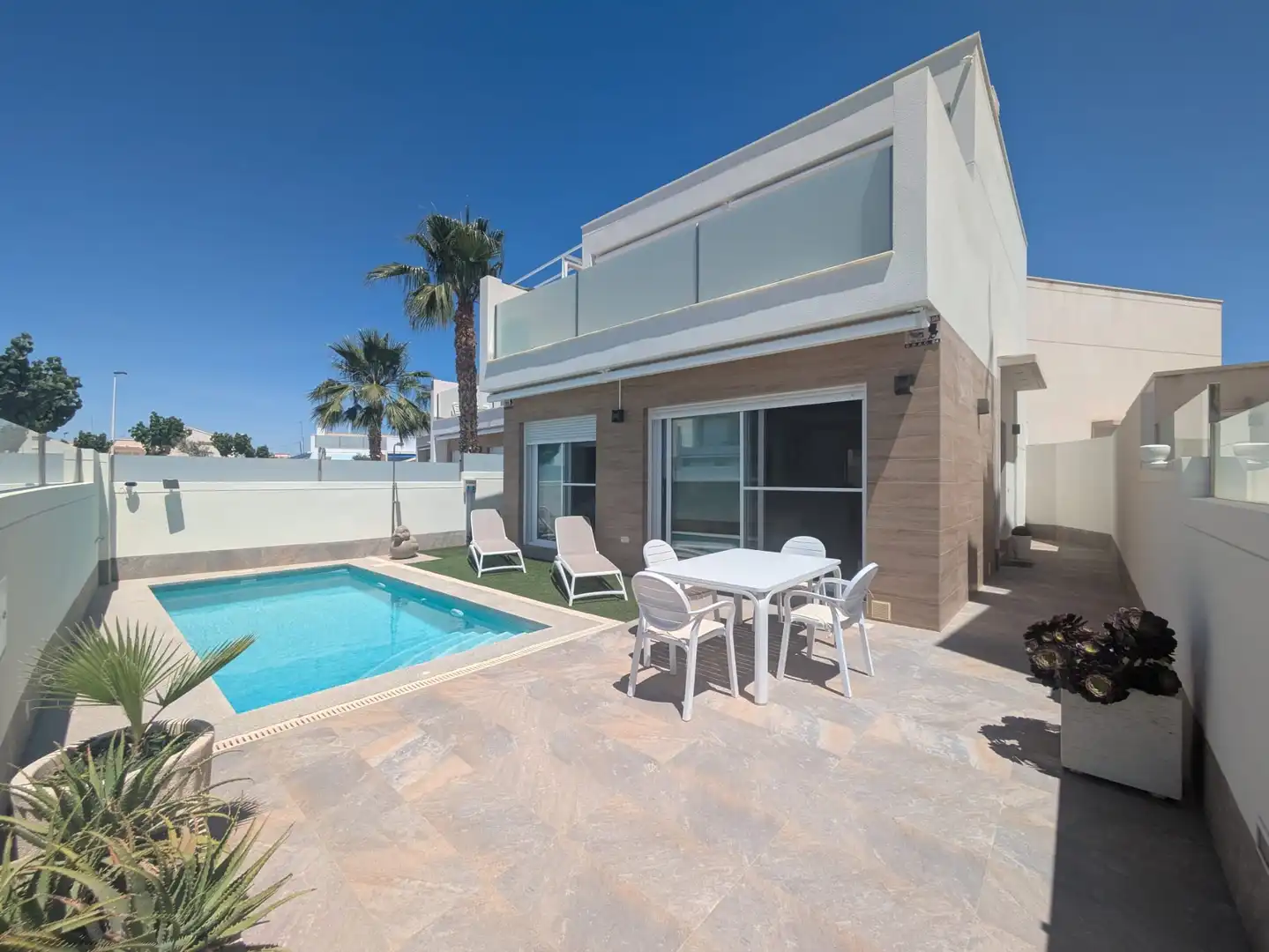 Chalet con terraza en venta en Los Peñascos - El Salero - Los Imbernones