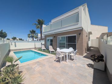 Chalet con balcón en venta en Los Peñascos - El Salero - Los Imbernones