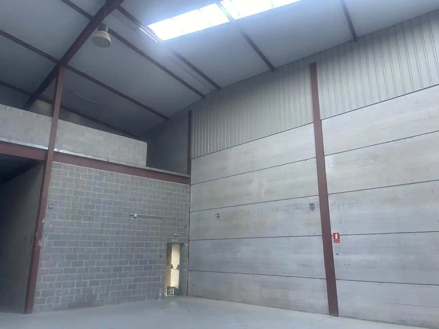 Vista exterior de Local en venta en Yuncler