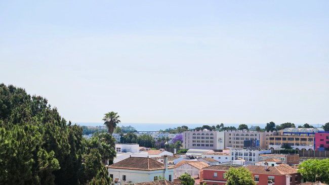 Vista exterior de Casa o xalet en venda en Sotogrande amb Calefacció, Jardí privat i Terrassa