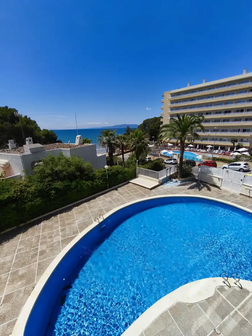 Schwimmbecken von Wohnung zum Verkauf in Salou mit Klimaanlage, Heizung und Terrasse