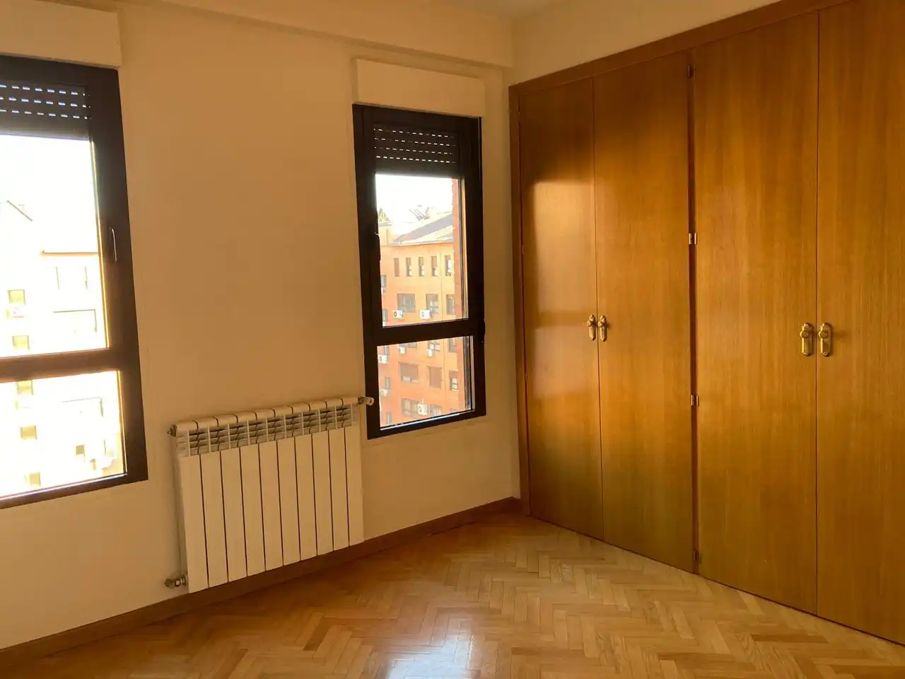 Bedroom of Flat for rent in Madrid  with Air Conditioner, Heating and Parquet flooring