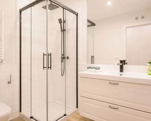 Bathroom of Flat to rent in Sabadell  with Air Conditioner, Furnished and TV