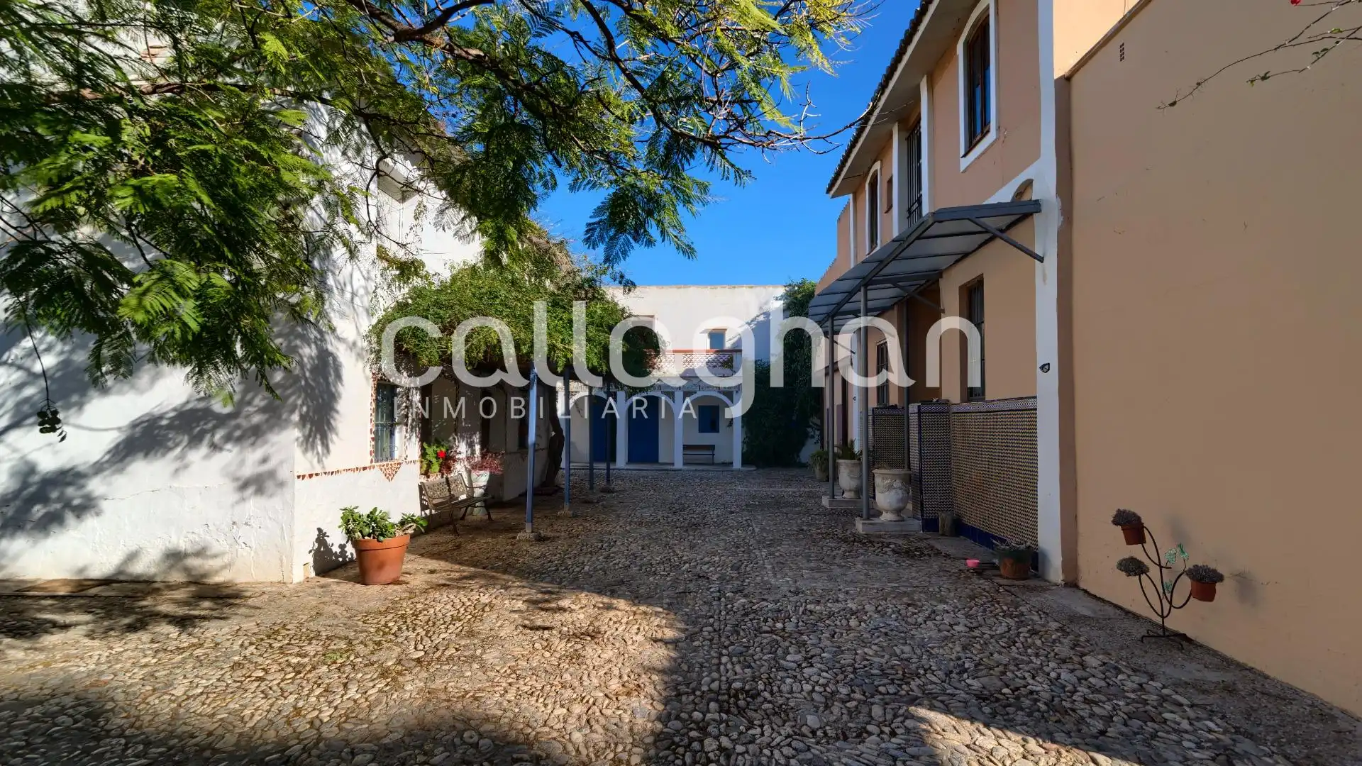 Vista exterior de Casa o xalet en venda en Manises amb Aire condicionat, Calefacció i Jardí privat