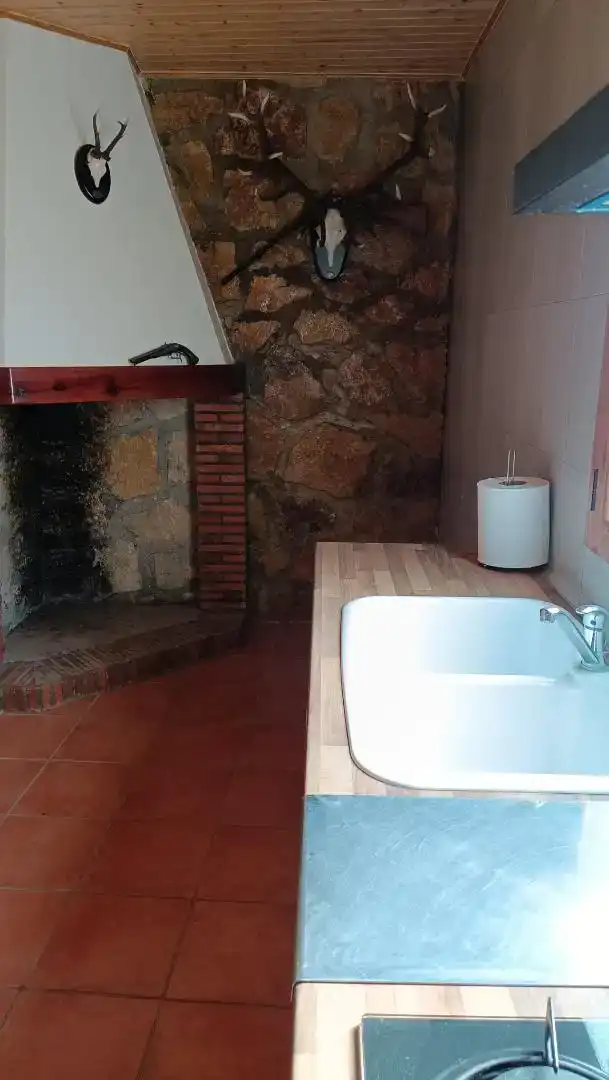 Cuina de Casa adosada en venda en Fresneda de la Sierra amb Moblat