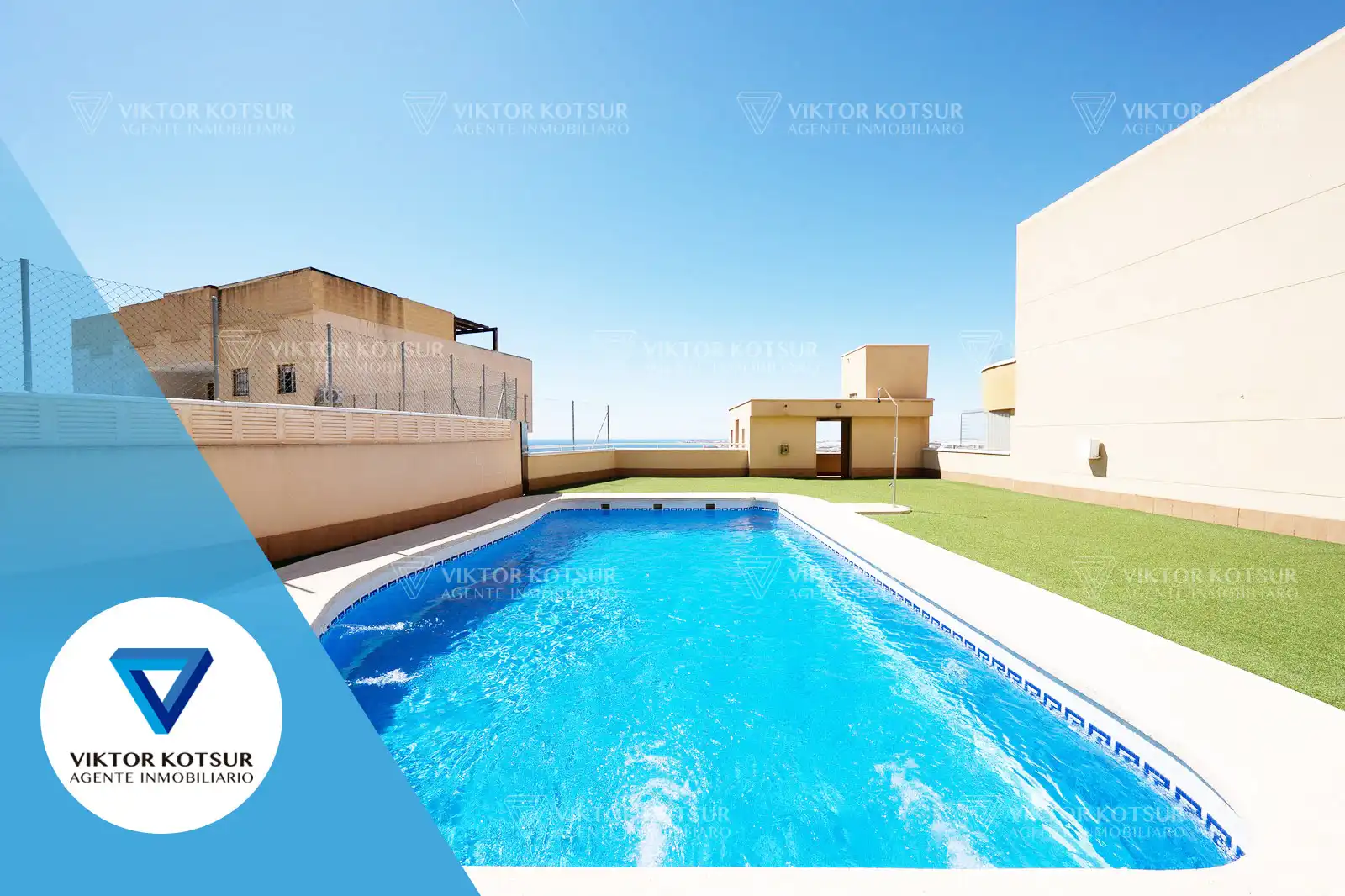Piscina de Ático en venta en Roquetas de Mar con Aire acondicionado, Terraza y Trastero
