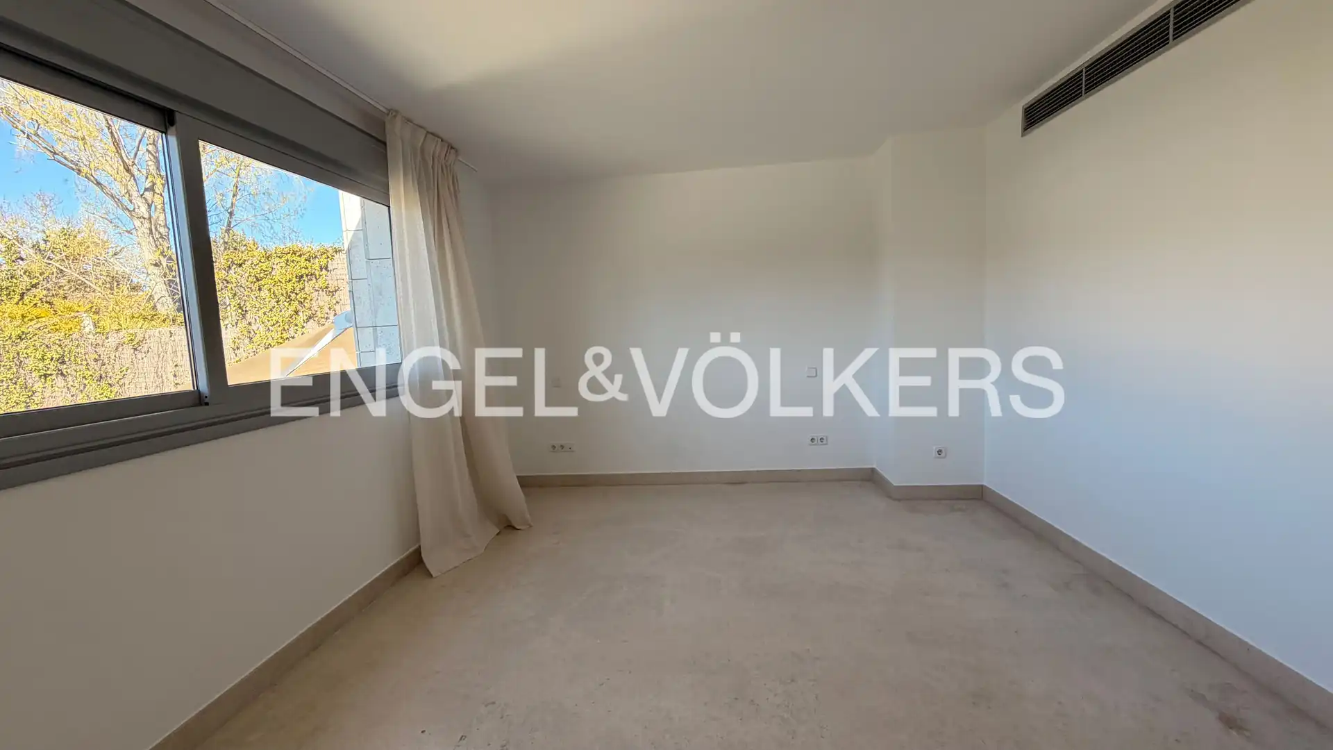 Vista exterior de Casa o xalet de lloguer en La Moraleja amb Aire condicionat, Calefacció i Terrassa