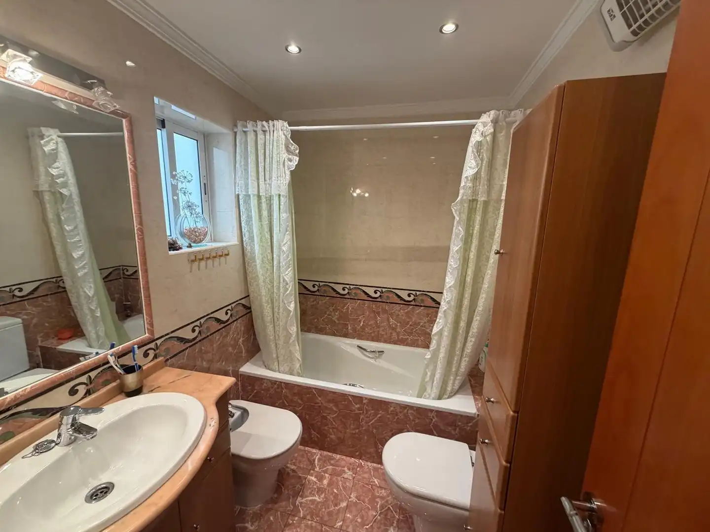 Badezimmer von Wohnung zur Miete in Málaga