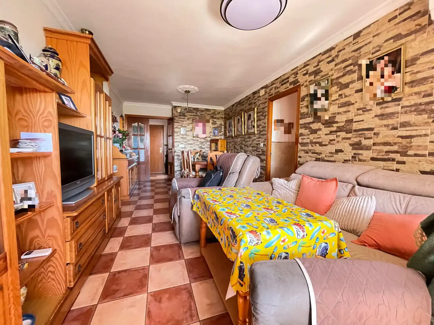 Sala d'estar de Apartament en venda en Estepona amb Aire condicionat i Terrassa