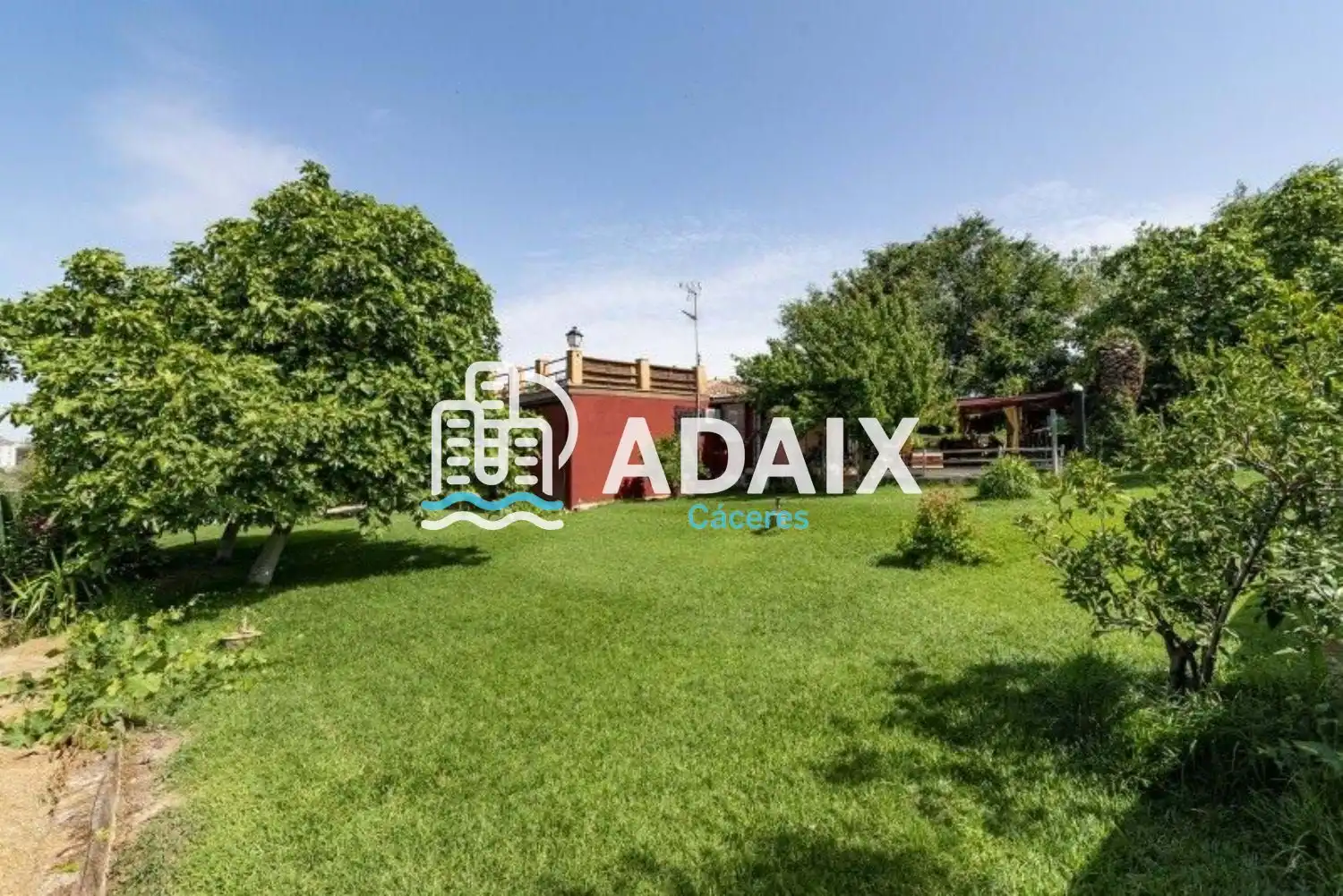 Jardí de Casa o xalet en venda en Cáceres amb Aire condicionat i Terrassa