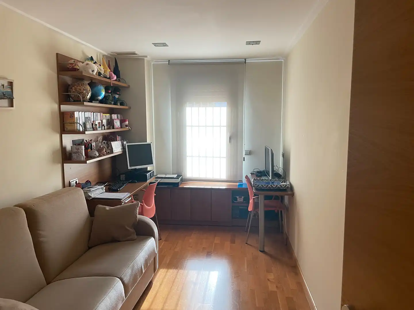 Dormitori de Casa o xalet en venda en Orihuela amb Aire condicionat, Jardí privat i Parquet