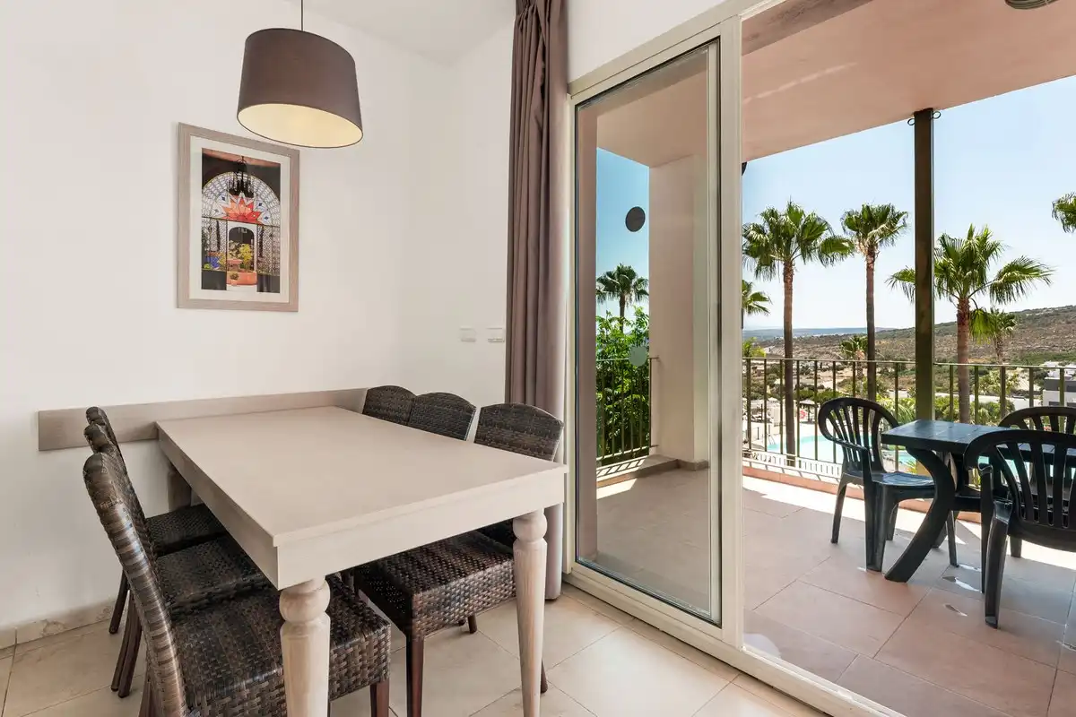 Comedor de Apartamento en venta en Manilva con Aire acondicionado, Terraza y Piscina comunitaria