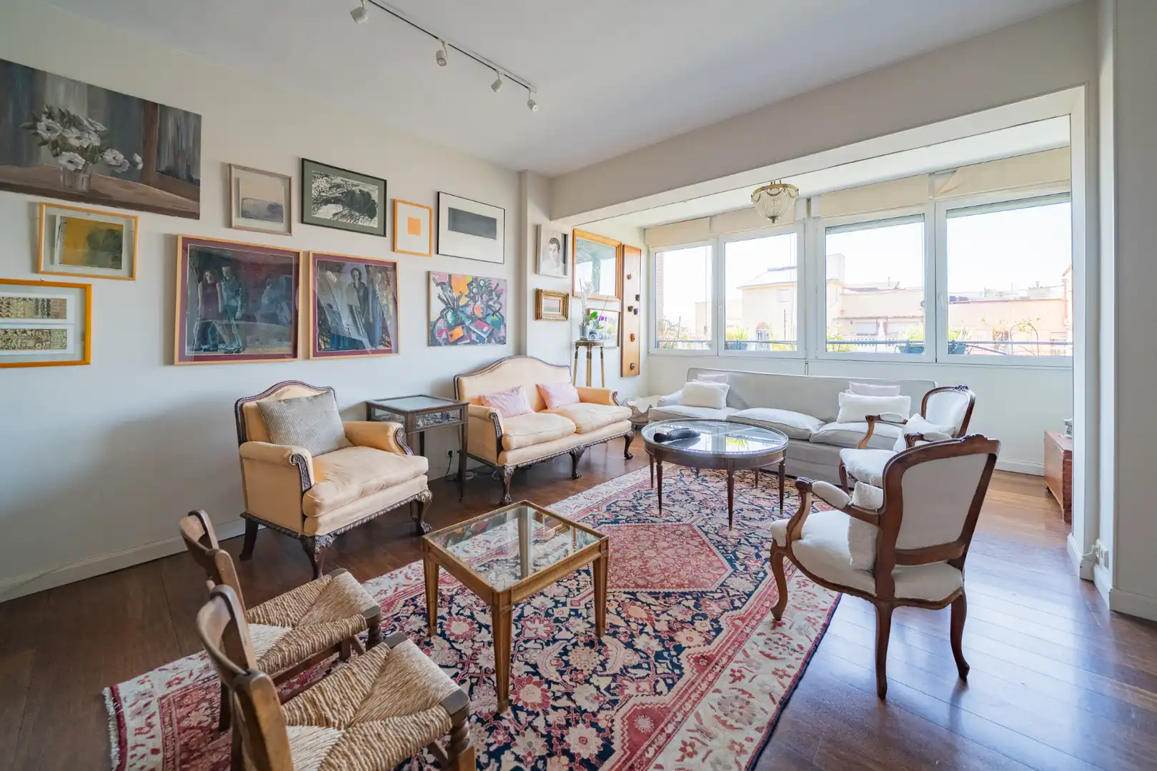 Flat with lift for sale in Chamberí
