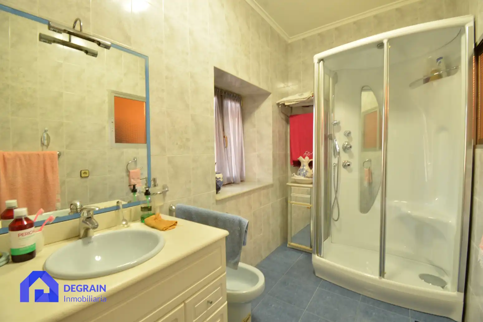 Badezimmer von Haus oder Chalet zum Verkauf in Oviedo  mit Heizung, Terrasse und Abstellraum