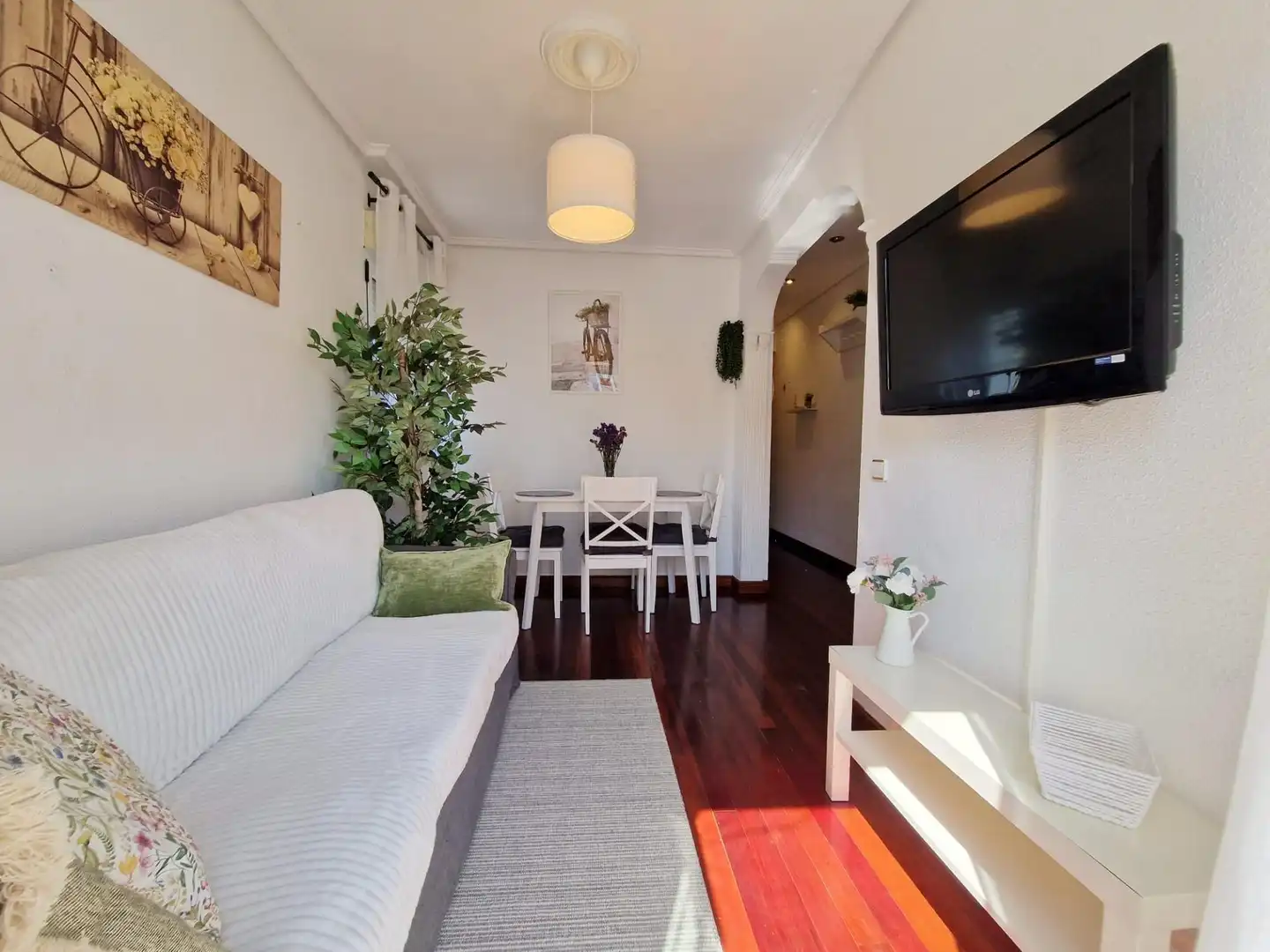 Wohnzimmer von Wohnung zur Miete in Santander mit Heizung, Terrasse und Möbliert
