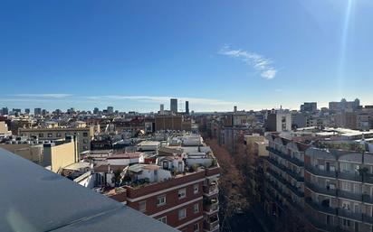 Vista exterior de Àtic en venda en  Barcelona Capital amb Calefacció i Terrassa