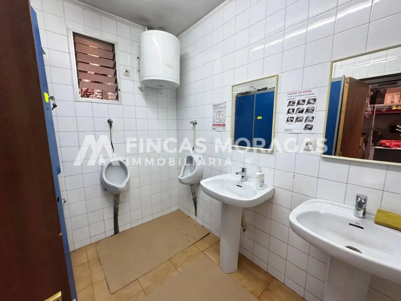 Baño de Nave industrial de alquiler en Sant Cugat del Vallès