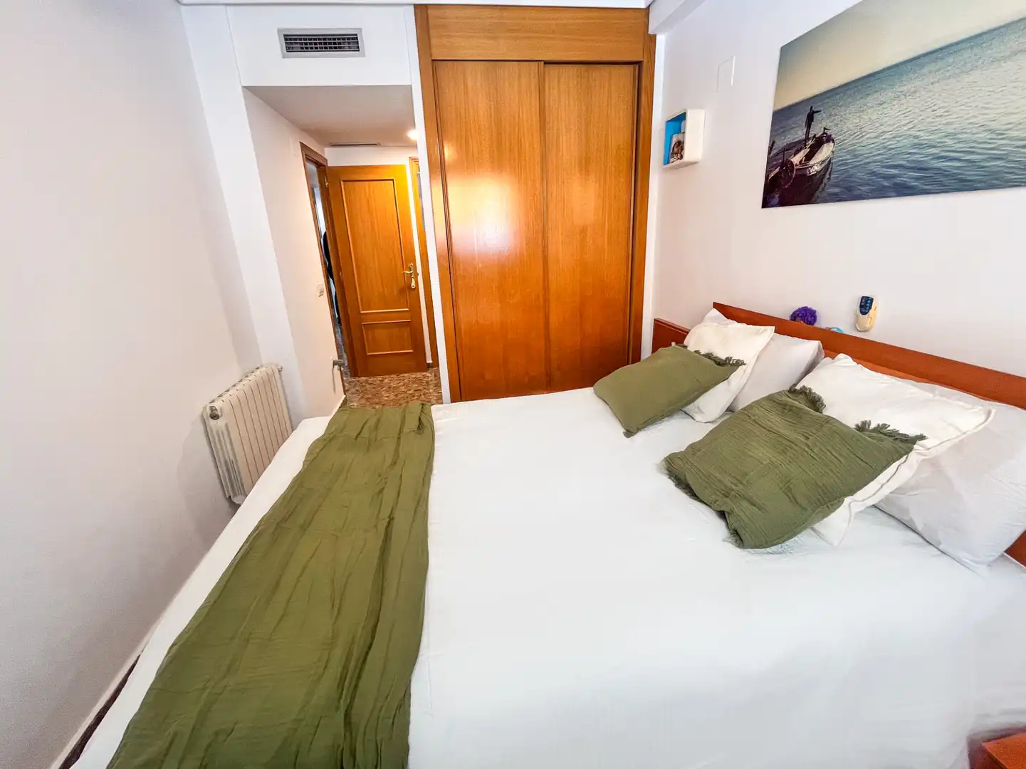 Bedroom of Flat for sale in Valencia  with Air Conditioner, Terrace and Swimming Pool