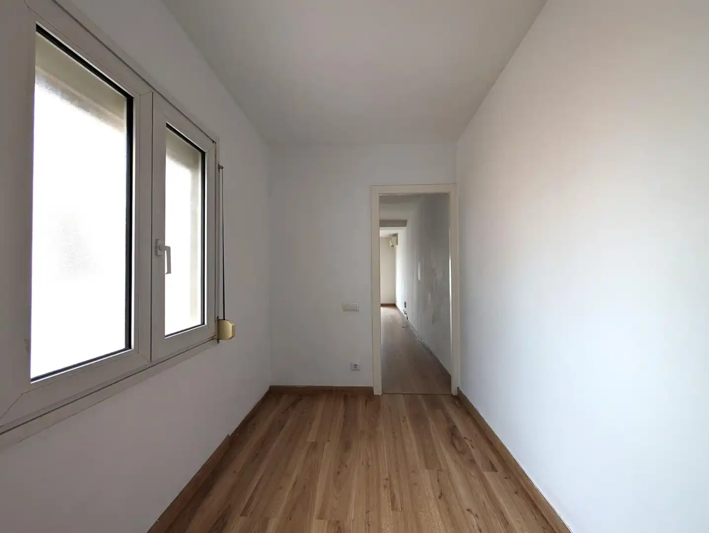 Dúplex en venta en Sant Vicenç Dels Horts con Aire acondicionado, Calefacción y Terraza