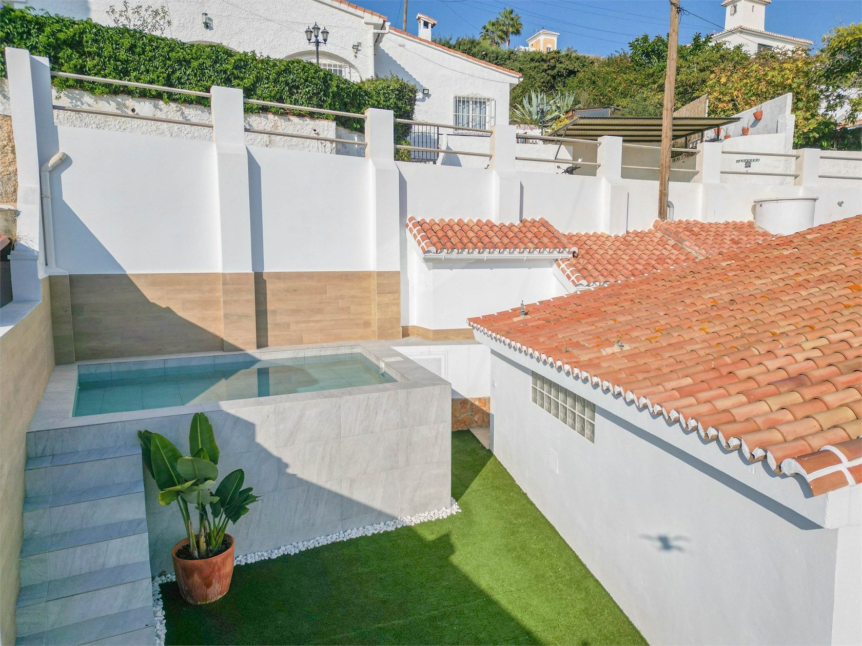 Vista exterior de Casa o chalet en venta en Nerja con Aire acondicionado, Calefacción y Jardín privado